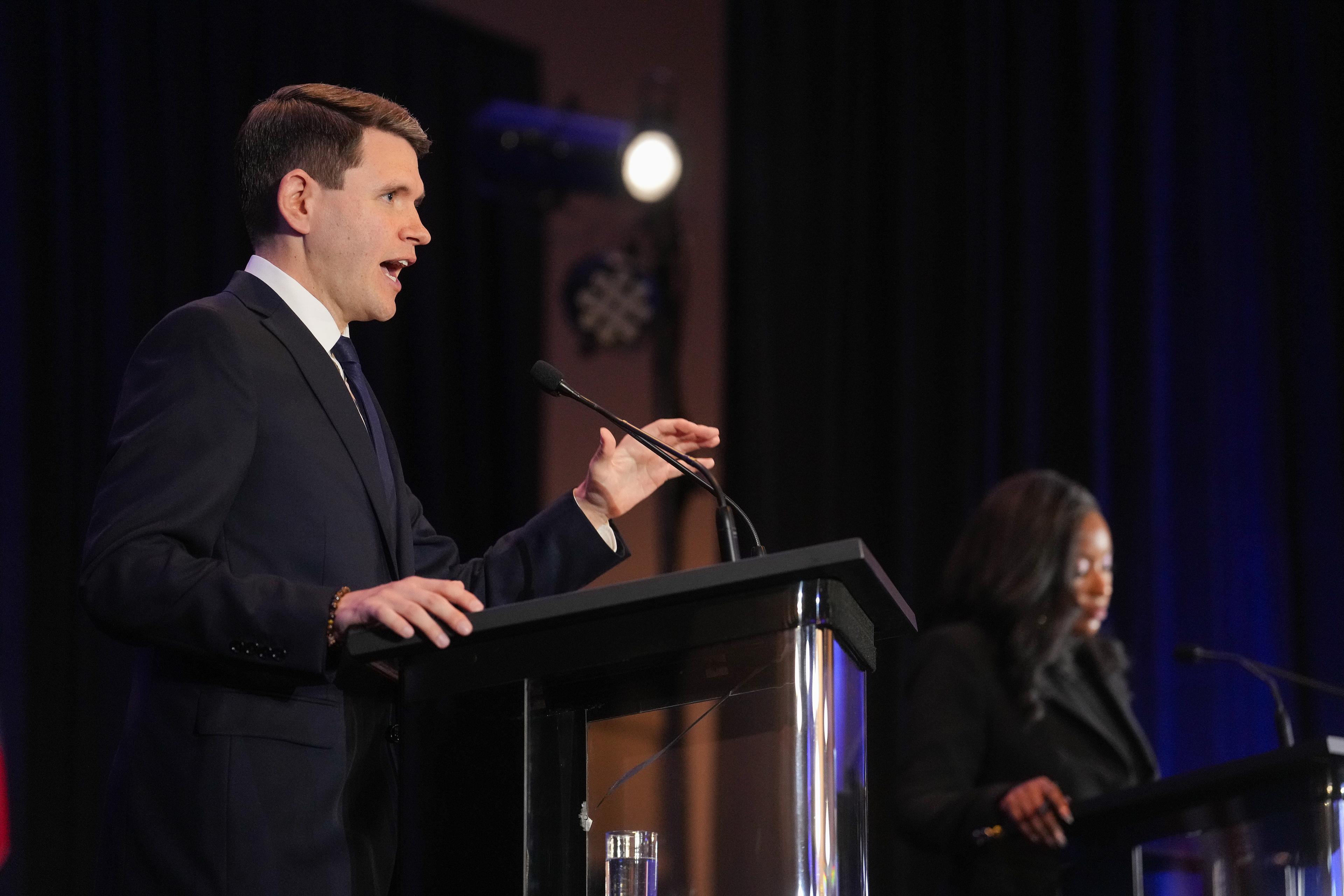 Um comentário ‘medíocre’ colocou a campanha de Talarico no Senado do Texas na berlinda